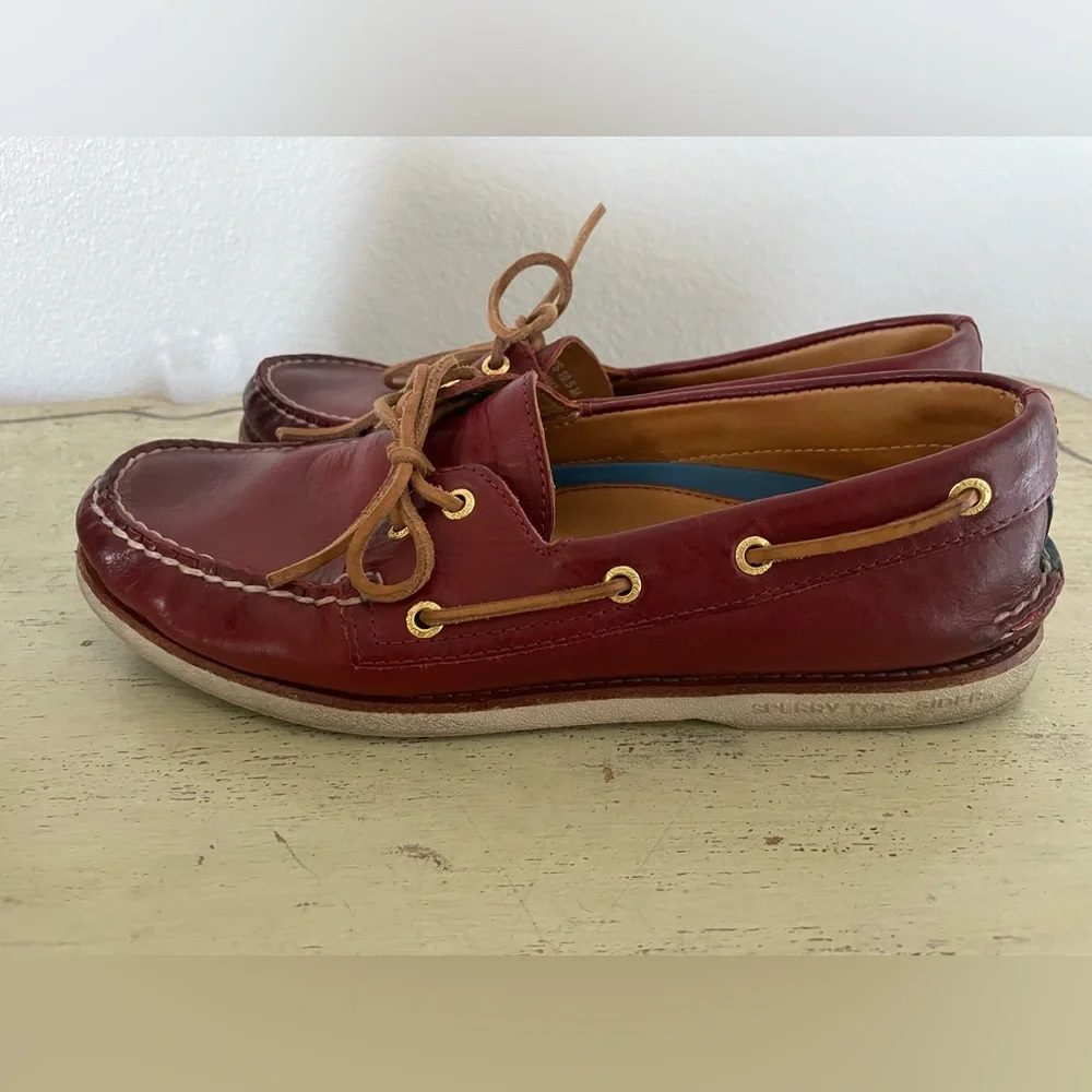 Sperry Topsider Gold Cup 2-Eye Leather Boat Shoe in Red Size 10 1/2